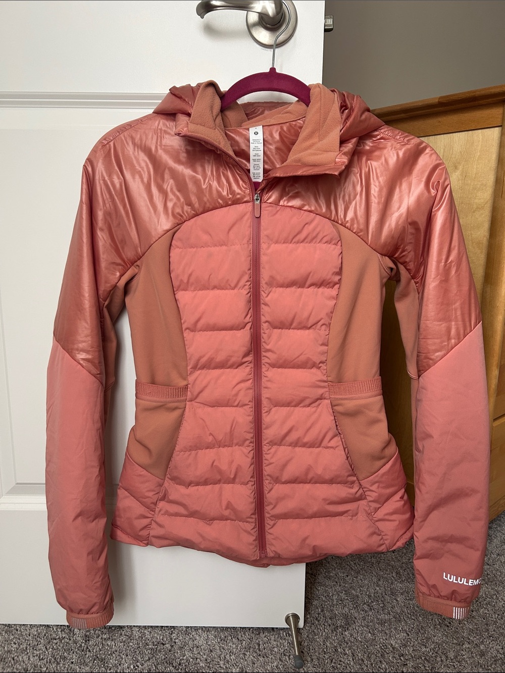 lululemon athletica Women's Hooded Puffer Jacket - Rose/Blush